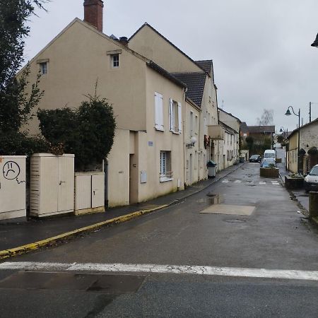 Apartamento Studio équipé proche aéroport Paris CDG Vemars Exterior foto