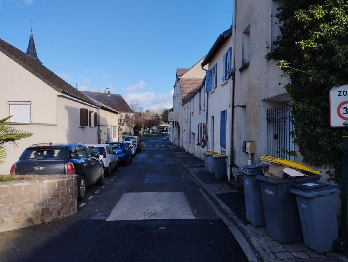 Apartamento Studio équipé proche aéroport Paris CDG Vemars Exterior foto